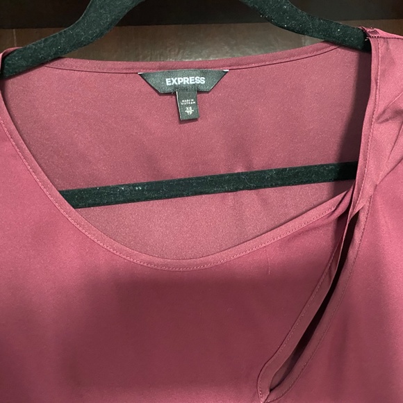 EXPRESS Burgundy Short Sleeve Blouse - Picture 2 of 3